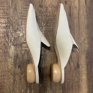 Jeffrey Campbell Slip on Loafer/Mules White textured shoes